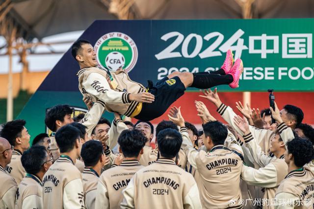 【专题】从拼命三郎到国足奇兵 39岁的肖智退役告别